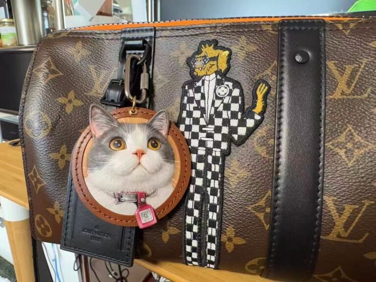Click to view full screen Pet Keychain